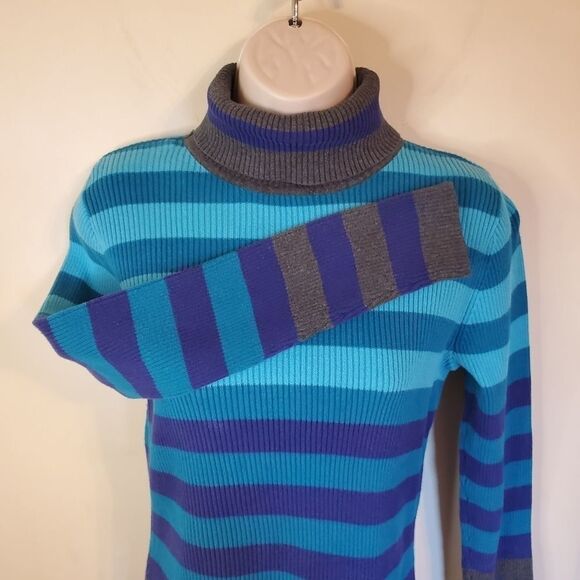 Color Block Striped Turtleneck Sweater - Picture 3 of 10